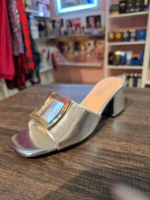 ZAPATILLAS PLATA CON DORADO SIZE 8,7